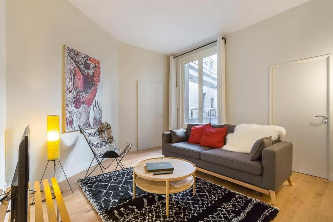 Arbre Sec - T2 - Meuble Tres Calme Apartment Lyon Exterior foto